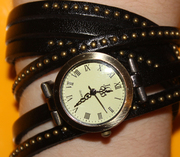 Продам стильные часы-браслет