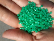 Продаю гранулу полиэтилена. Состав: 70% ПЭвд,  30% ПЭнд.Зеленого цвета.